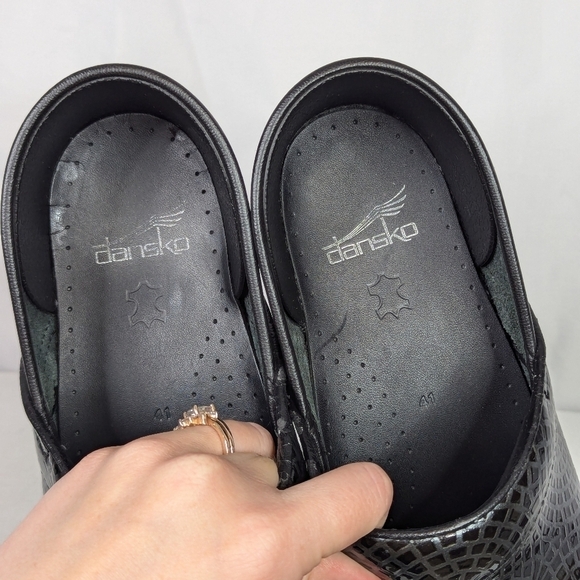 Dansko Grey Black Patent Tooled Geometric Mosaic Leather Professional Clogs - Picture 5 of 7